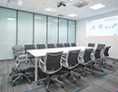 Переговорный стол INTERPLAY с интерфейсами, кресла WorkCup в офисе X5 Retail Group