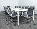 Переговорный стол INTERPLAY с интерфейсами, кресла WorkCup в офисе X5 Retail Group